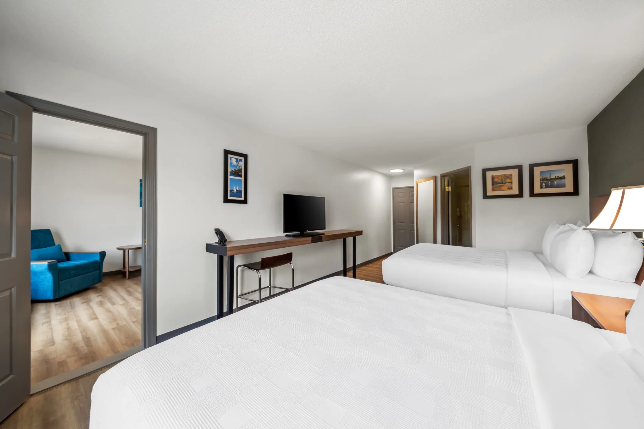 Double Queen Suite
